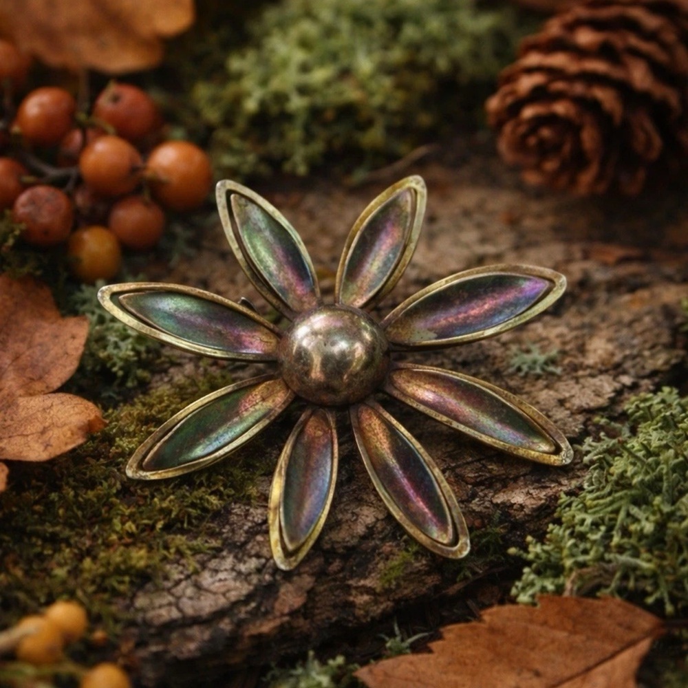 Estate Purchased Biophilic Vintage Iridescent Metallic Flower Portcore Brooch